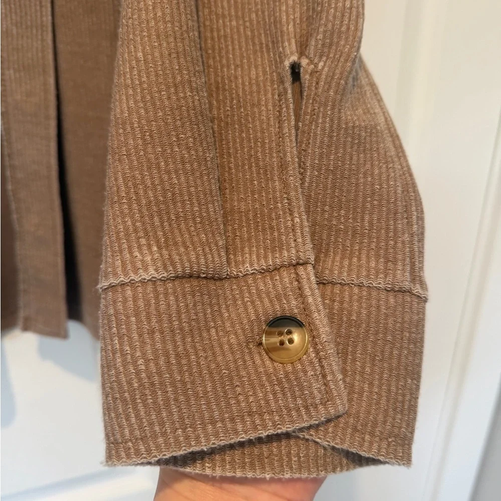 Women’s Tan/Brown Thread & Supply Button-Up Size L🤎